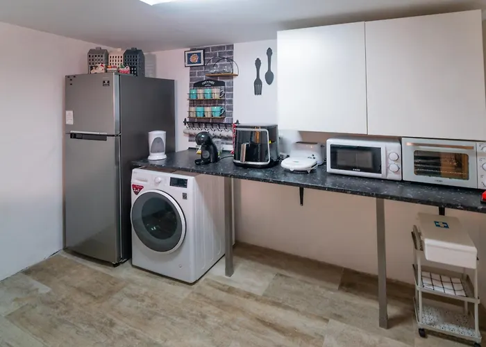 Отель Blockbuster Вила-Нова-ди-Гая